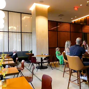 4* Hotel Fairlane Nashville, By Oliver